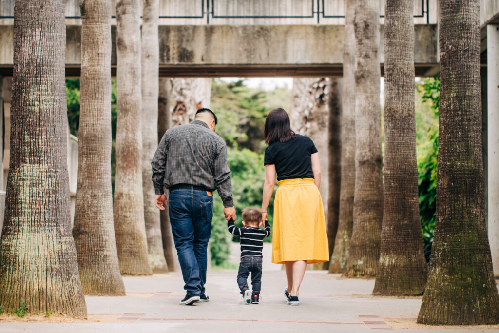 Family photography in San Francisco. Celebrating first birthday at SF Zoo. 