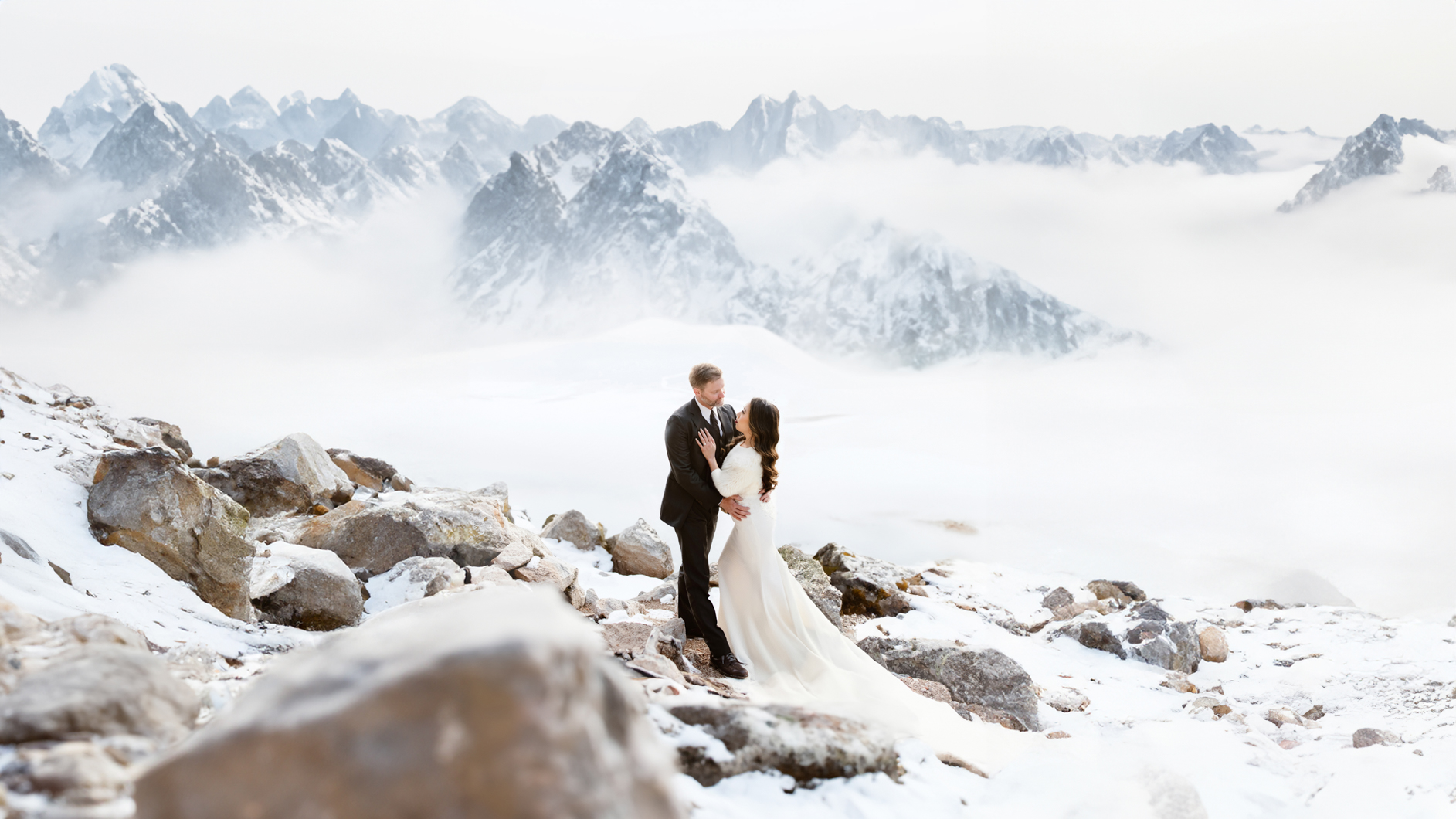 Adventure elopement in the mountains